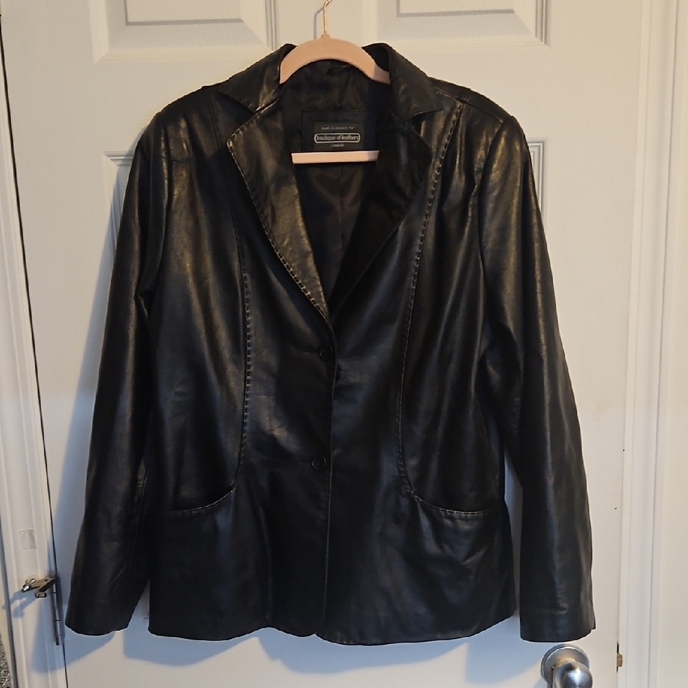 Elegant Black Leather Jacket for Women